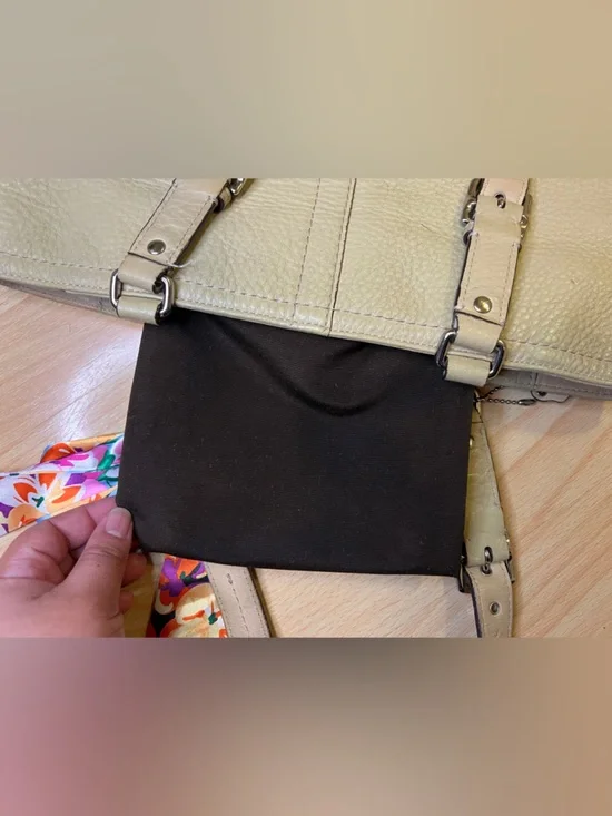 Coach Hamilton Shoulder Bag - Picture 15 of 16